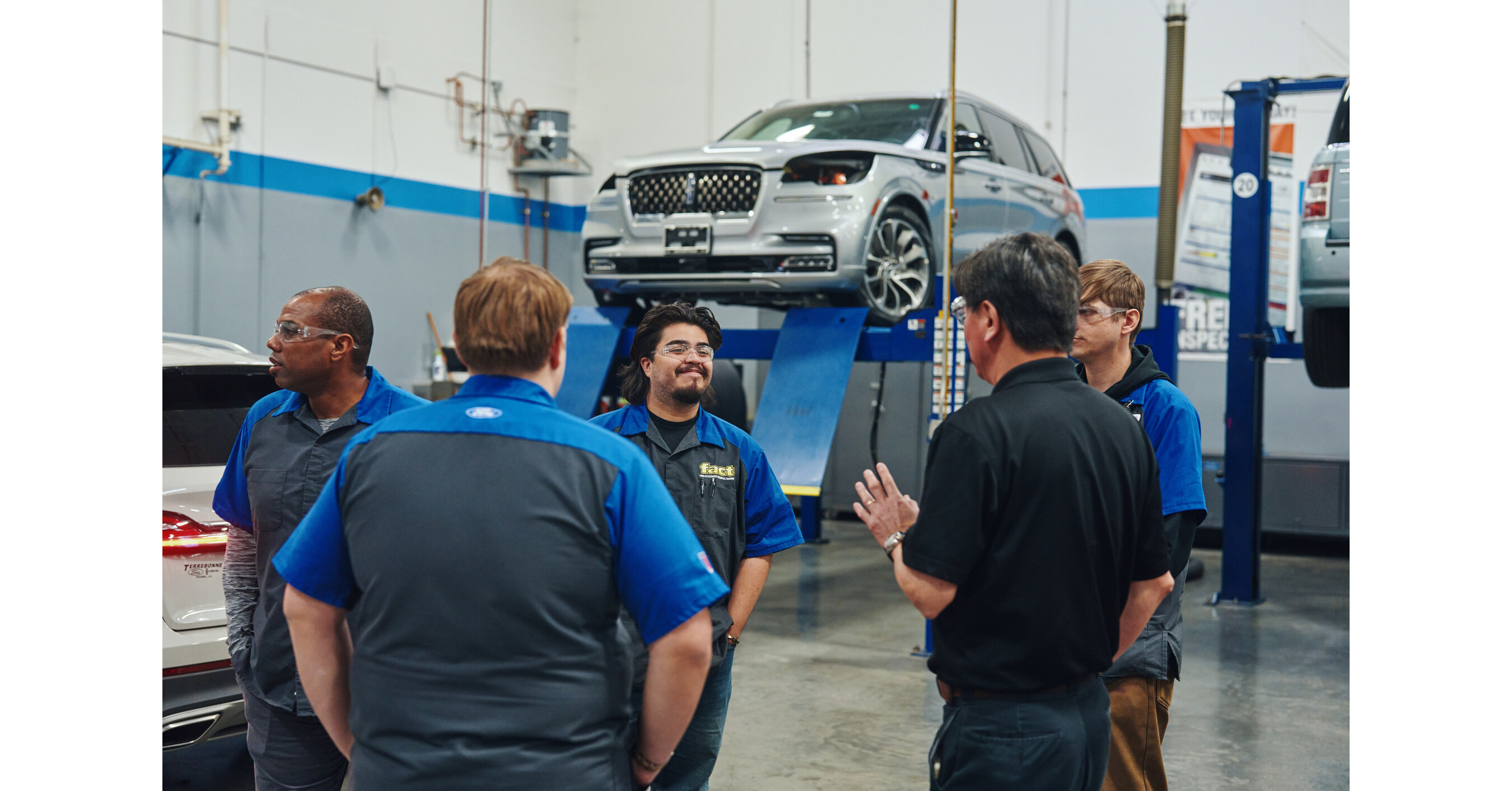 Universal Technical Institute and Ford Celebrate 25 Years of Ford's Manufacturer Specific Advanced Training (MSAT) Program