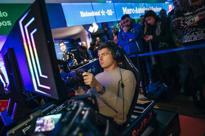 World Champion F1 driver Max Verstappen plays Heineken 0.0’s first global game 'Player 0.0'.