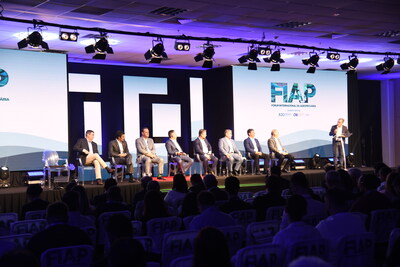 Opening panel at the International Forum of Agriculture (FIAP) with industry leaders. Photo credit: Fluir Fotos.