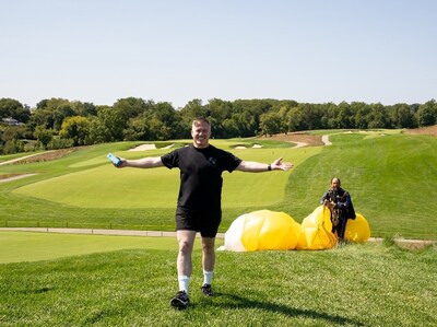 PenFed Credit Union Board Director Army Col. (Ret.) Philip F. Romanelli completed a tandem skydiving jump at the PenFed Foundation Military Heroes Golf Classic.