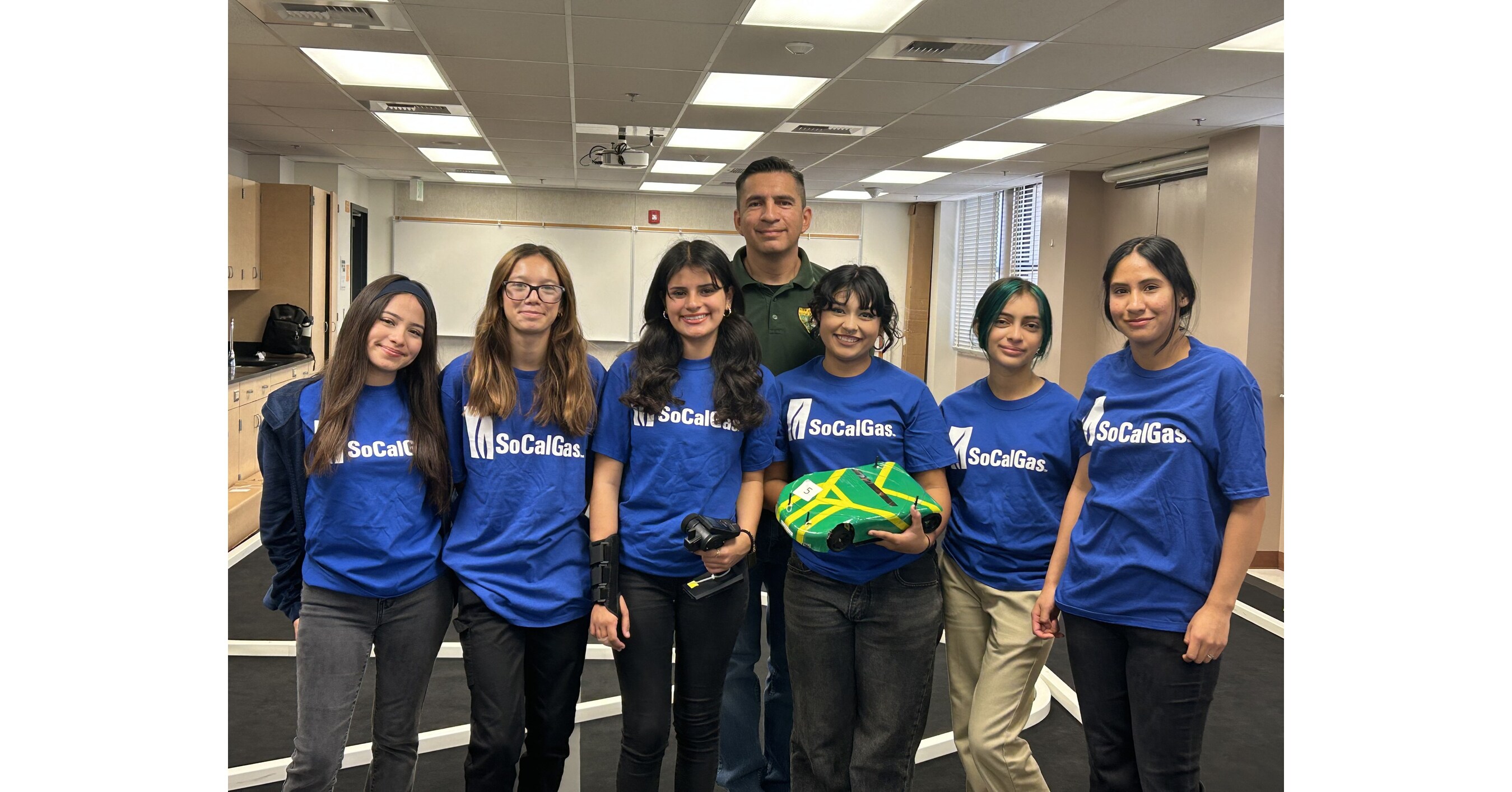 Boyle Heights Solis S.T.E.M. Magnet High School's First All-Girls Team Competes on International Stage at the Horizon Hydrogen Grand Prix World Finals