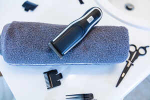 Evolutionary Change in Hair Clipper Revolutionizes Self-Haircutting