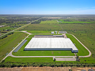 Photo aérienne du site HOU1 de Serverfarm, un immeuble de 350 000 pi2 sur 197 acres qui offre beaucoup d’espace et d’énergie en vue de la croissance.