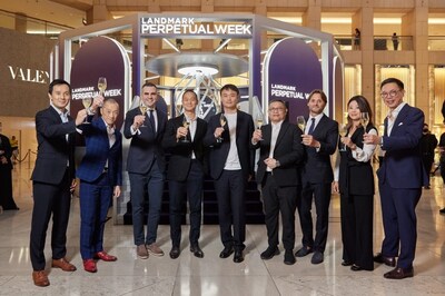 （由右至左）
Founder of WatchProfessor Academy, Mr. Carson Chan; 
Managing Director of Northeast Asia from Vacheron Constantin, Ms Eva Ma; 
Managing Director of North Asia from Jaeger LeCoultre, Mr. Gregoire Andrieu; 
Managing Director of Hong Kong and Macau from Franck Muller, Mr. Francis Phua; 
Managing Director of APAC from A. Lange & Söhne, Mr. Nicolas Gong; 
Chief Retail Officer of Hong Kong & Macau, Hongkong Land Limited, Mr. Alexander Li; 
General Manager of Hong Kong and Macau from Chopard, Mr. Pau Infante; 
Head of Watch & Jewellery from Dickson Watch & Jewellery, Mr. Eddie Lee; 
Managing Director of Hong Kong & Macau from Panerai, Mr. Walter Chan (PRNewsfoto/LANDMARK)