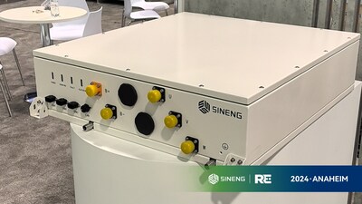 Sineng Electric presenta PCS de cadena de 400 kW en RE+ 2024 (PRNewsfoto/Sineng Electric)