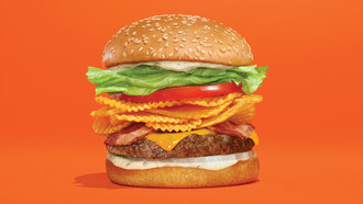 Teen Burger croustillant avec Ruffles (Groupe CNW/Services alimentaires A&W du Canada Inc.)