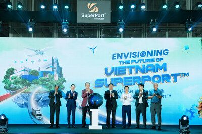 From left to right: H.E. Mr. Jaya Ratnam, Singapore’s Ambassador to Vietnam; Dr. Yap Kwong Weng, CEO of Vietnam SuperPort™; Dr. Robert Yap, Executive Chairman of YCH Group; Dr. Tran Duy Dong, Chairman of Vinh Phuc Provincial People’s Committee; Mr. Nguyen Ngoc Nghi, Board Member and Deputy General Director, T&T Group; Mr. Ryan Yap, Head of CLMV and Head of Growth, YCH Group; Mr. Oudet Souvannavong, Chairman of the ASEAN BAC