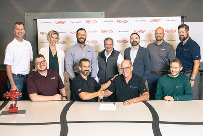 Kathairos Solutions and Kimray gather in Oklahoma City for the partnership signing on September 17, 2024. (CNW Group/Kathairos Solutions Inc.)