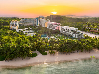 Resort over view - Premier Residences Phu Quoc Emerald Bay (PRNewsfoto/Premier Residences Phu Quoc Emerald Bay)