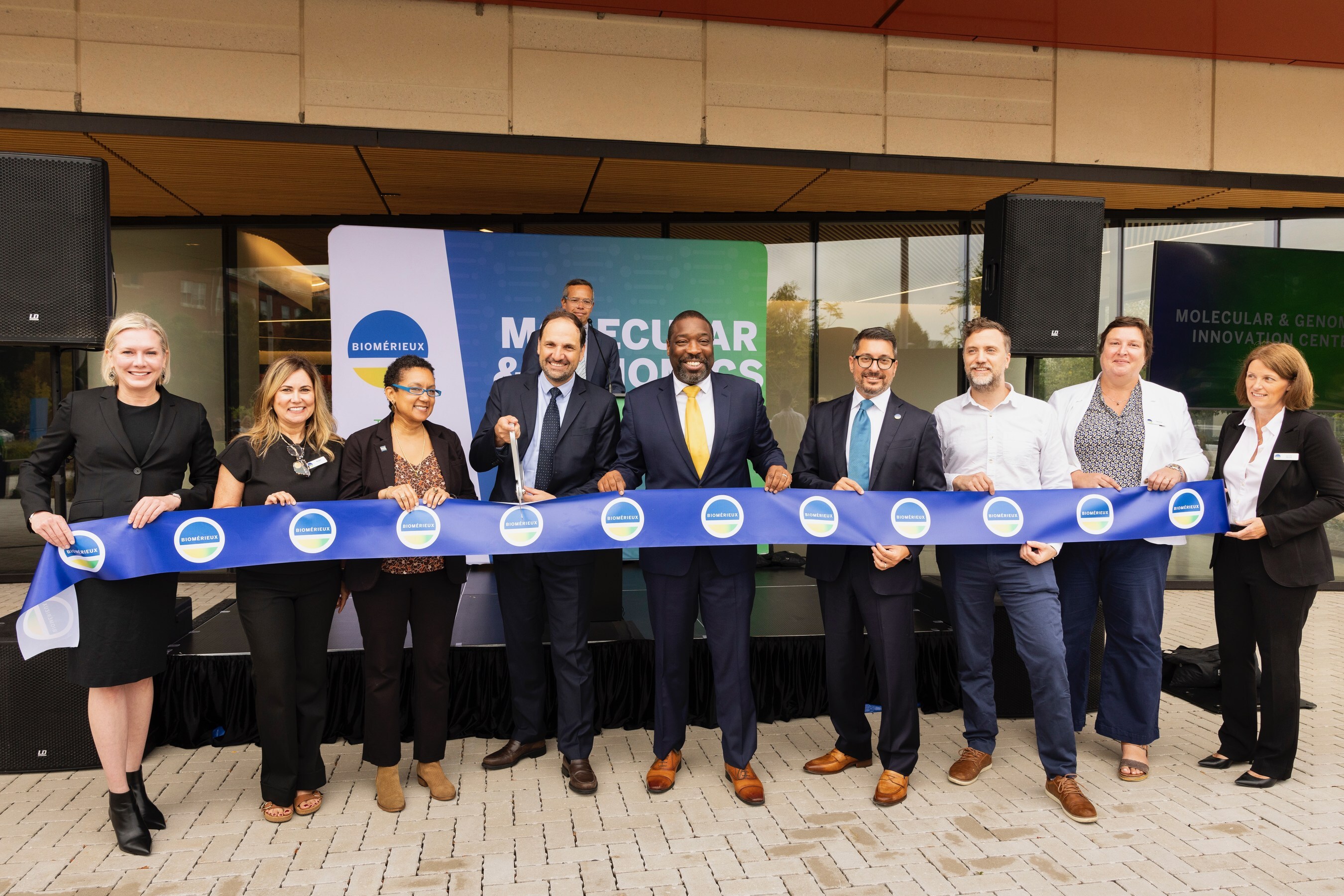 Global In Vitro Diagnostics Leader bioMérieux Celebrates the Opening of the Molecular and Genomic Innovation Center at the Navy Yard in Philadelphia