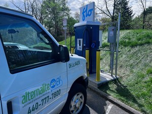 Cleveland peut maintenant compter sur des bornes de recharge de FLO pour recharger ses électromobilistes grâce à Alternalite EV et SAF Inc.