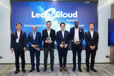 Awards ceremony (PRNewsfoto/HUAWEI CLOUD)