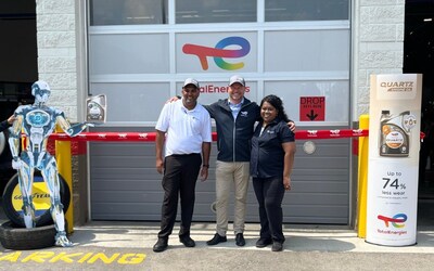 From left to right: Sajiv Kumarasamy, co-owner of TQ Auto Care, Olivier Gauthier, president of TotalEnergies Marketing Canada Inc., Ashani Missier, co-owner of TQ Auto Care (CNW Group/TotalEnergies Marketing Canada Inc)