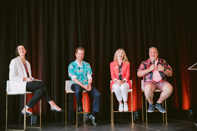 Melanie Anne Filipp, Alexis von Hoensbroech, Samantha Taylor, Andrew Dawson. Crédit photo : Navy Nhum, Groupe de Vacances Sunwing. (Groupe CNW/Groupe de Vacances Sunwing)