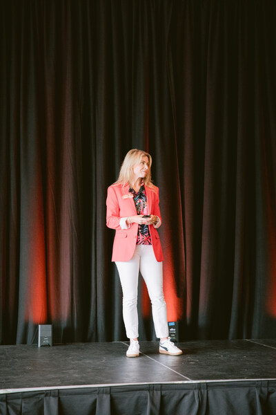 Samantha Taylor, cheffe de la direction marketing et de la stratégie numérique du Groupe Vacances Sunwing. Crédit photo : Navy Nhum, Groupe de Vacances Sunwing. (Groupe CNW/Groupe de Vacances Sunwing)