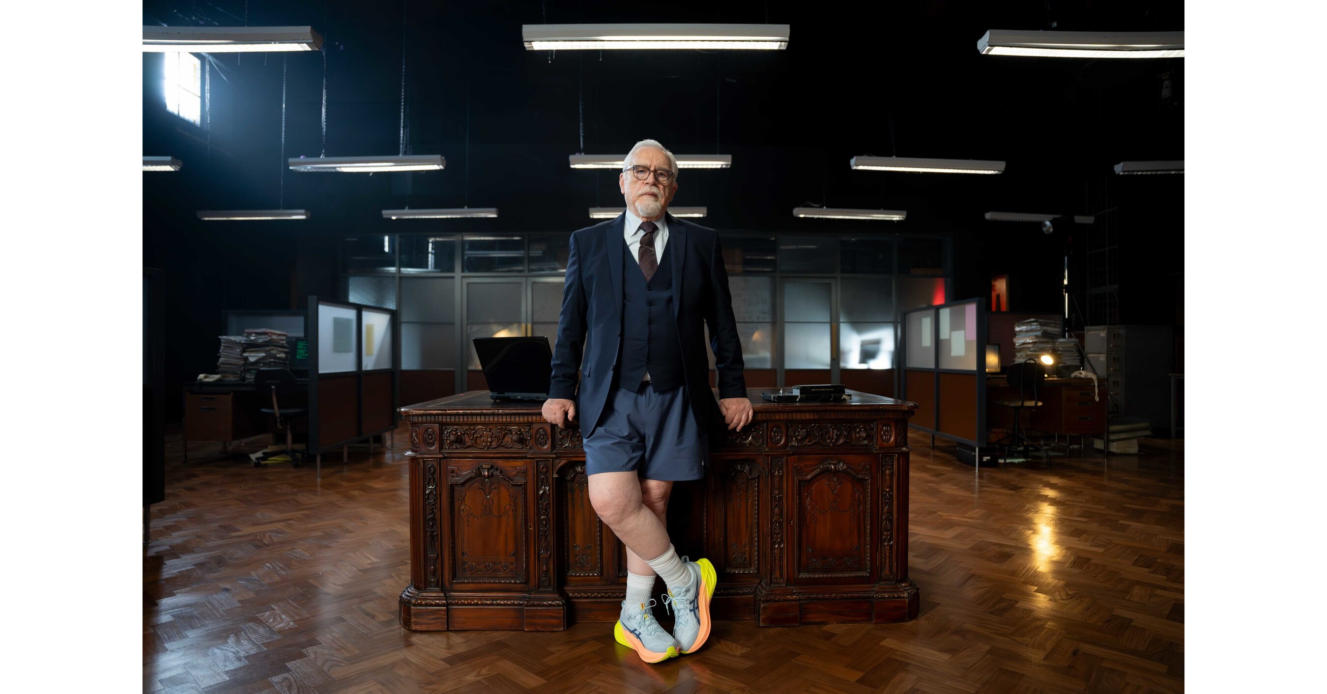 EN UN ANUNCIO DE SERVICIO PÚBLICO PARA ASICS, BRIAN COX ADVIERTE AL