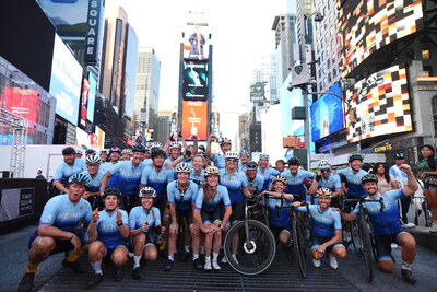 R2//NYC riders end their five-day cycling journey from Toronto to NYC at Times Square and raise over $925,000 for Campfire Circle.
Photo credit: Carter Eby (CNW Group/Campfire Circle) R2//NYC riders end their five-day cycling journey from Toronto to NYC at Times Square and raise over $925,000 for Campfire Circle.
Photo credit: Carter Eby (CNW Group/Campfire Circle)