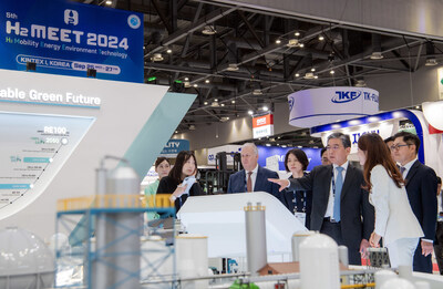 HMG Unveils End-to-End Hydrogen Solutions Hydrogen Roadmap at H2 MEET 2024 (PRNewsfoto/Hyundai Motor Group) HMG Unveils End-to-End Hydrogen Solutions Hydrogen Roadmap at H2 MEET 2024 (PRNewsfoto/Hyundai Motor Group)