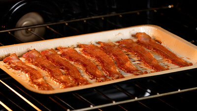 Simply cook HORMEL® BLACK LABEL® OVEN READY™ Thick Cut Bacon in a preheated oven for 20 minutes (depending on preferred crispiness).