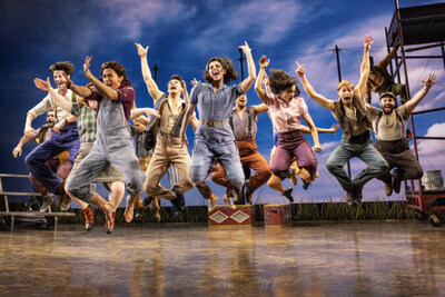 The Broadway cast of WATER FOR ELEPHANTS. Photo by Matthew Murphy.