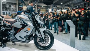 Yadea lanza en México la motocicleta eléctrica inteligente premium Kemper