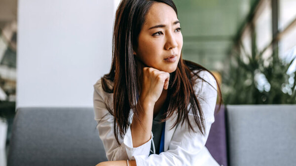 Almost one in four employed Canadians reported feeling burnout at work. (CNW Group/Canada Life)