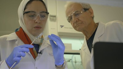 Nada ElKharashi, Stars of Science season 16 contestant, testing her invention alongside her mentor. (PRNewsfoto/Stars of Science)