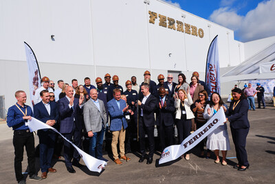 Ferrero commemorates the opening of its Kinder Bueno production facility in Bloomington, IL. Front row left to right: VP of Industrial Operations Ferrero Federico Forti, Sales Director Ferrero Erin Ross; Chief Customer Officer Ferrero, Jim Klein; Senior Merchandising Director, DMM - Convenience & Fuel, Walmart Mark Larson; VP Merchandising - Candy & Impulse Walmart Ryan Peterson; President and Chief Business Officer Ferrero North America Michael Lindsey; Bloomington Mayor Mboka Mwilambwe; SVP Marketing, Ferrero, Catherine Bertrac; Illinois State Representative Sharon Chung; Illinois State Senator Sally Turner, and VP Marketing Ferrero Shalini Stansberry.