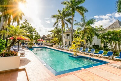 With lush gardens and a stunning beachfront location on Jamaica’s northern coast, Decameron Club Caribbean Runaway Bay, a Ramada All Inclusive, is among the over 920 Ramada hotels that the brand’s Chief Eats Officer could experience during their global adventure.