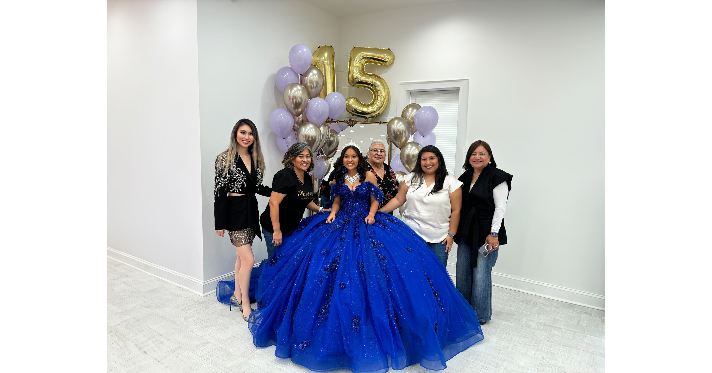 Princesa by Ariana Vara transforma la fantasía de una quinceañera en una fascinante realidad para la ganadora del concurso y viste a tres finalistas más como las ‘Reinas del Baile’ USA – español USA – English