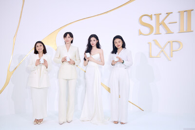 (Left to Right) Shuqi Fu, Senior Brand Communications Director at SK-II, friends of SK-II and representatives Lisi Danni and Lin Yun (Jelly Lin) and Teresa Bai, Deputy General Manager at China Duty Free Group. (PRNewsfoto/SK-II)