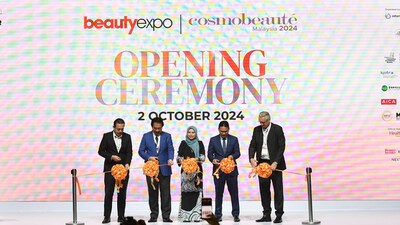 Opening Ceremony of beautyexpo& Cosmobeauté Malaysia 2024! From Left to Right: Mr Noor Azlan Abu Bakar, Director of Business Development of MyCEB; Tan Sri Abdul Rahman Mamat, Organising Chairman of beautyexpo& Cosmobeauté Malaysia; YB Datuk Seri Dr. Noraini binti Ahmad, Deputy Minister of Ministry of Women, Family and Community Development; YBrs. Khairul Azwan Harun, Chairman of Halal Development Corporation (HDC); Mr Gerard Leeuwenburgh, Country General Manager of Informa Markets Malaysia