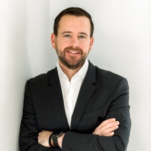 Cardata Appoints Chris Hendrix as Chief Revenue Officer to Drive Growth and Expansion