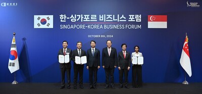 (from left) Young-Joon Yoon, President and CEO of Hyundai E&C; Jaehoon Chang, President and CEO of Hyundai Motor; Duk-geun Ahn, Minister of Trade, Industry and Energy of the Republic of Korea; Dr. Tan See Leng, Minister for Manpower and Second Minister for Trade and Industry of Singapore; Prof. Lam Khin Yong, Vice President of NTU; and Prof. Madhavi Srinivasan, Executive Director of Energy Research Institute at NTU (Photo credit: Ministry of Trade, Industry and Energy, Korea) (from left) Young-Joon Yoon, President and CEO of Hyundai E&C; Jaehoon Chang, President and CEO of Hyundai Motor; Duk-geun Ahn, Minister of Trade, Industry and Energy of the Republic of Korea; Dr. Tan See Leng, Minister for Manpower and Second Minister for Trade and Industry of Singapore; Prof. Lam Khin Yong, Vice President of NTU; and Prof. Madhavi Srinivasan, Executive Director of Energy Research Institute at NTU (Photo credit: Ministry of Trade, Industry and Energy, Korea)