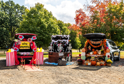 No tricks, all treats! The Chrysler brand is dressing up for the most spooktacular Halloween, announcing Chrysler Pacifica as the Official Minivan of Trunk or Treat, highlighting the “scary” good capability and “fiendishly” flexible family-friendly features of the Pacifica.