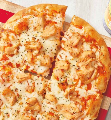 Essayez la nouvelle pizza sur pain plat poulet sauce rosée épicée, fraîchement sortie du four chez Tim Hortons! De plus, dès le 14 octobre, obtenez deux pizzas sur pain plat de votre choix pour seulement 12 $ pour une durée limitée!