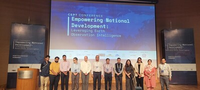 L-r: Sriram Venturi, GIS Developer, CAG; Nikunj Pithwa, Sr. GIS Engineer, CAG; Aditya Singh, GIS Engineer, CAG; Dr. Suren Vakil, Vice Chairperson, CRDF; Barjor Mehta, President, CEPT University; Hitesh Kumar S. Makwana, IAS, Surveyor General of India, SOI; Nilesh Desai, Director, SAC ISRO; Rajendra Ratnoo, ED, NIDM; Dr. Shivangi Somvanshi, Head, CAG; Vagmi Patel, GIS Engineer, CAG;  Dr. Jaya Saxena, Head Academia Collaboration, NRSC; Hareef Baba Shaeb, Scientist/Engineer SF, NRSC