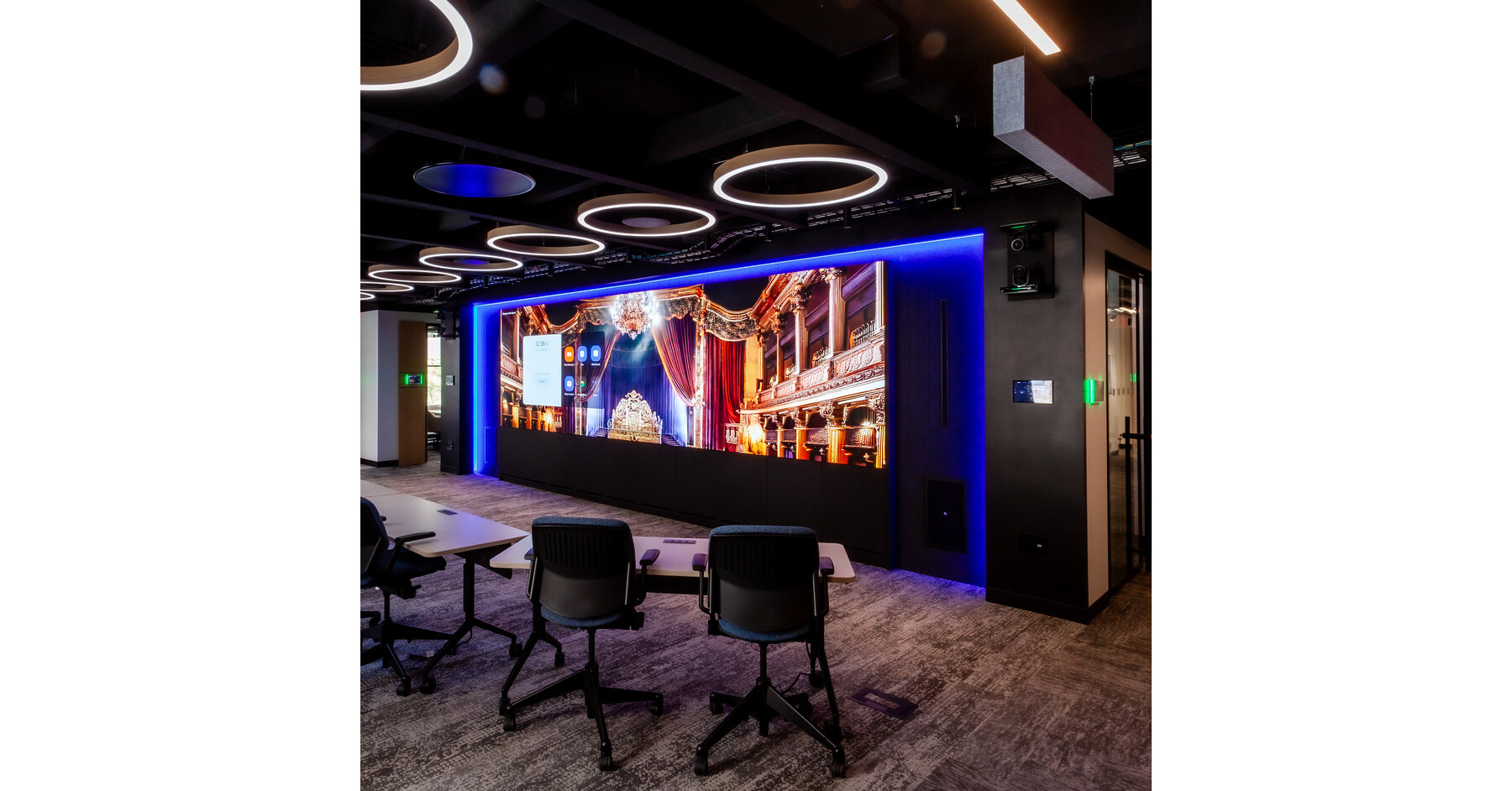 Crestron Opens New York City Flagship Center, Transforming Modern Work and Smart Home Technology into Experience