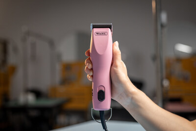 Wahl Professional KM2+ has a lightweight, ergonomic design for easy comfortable clipping.