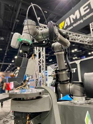 Techman Robot Debuts at FABTECH, Showcasing AI Welding Cobots