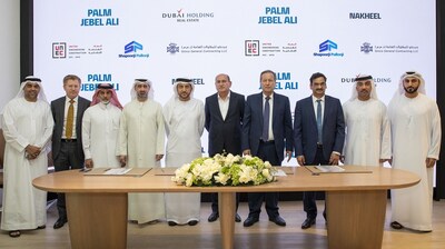 Palm Jebel Ali signing ceremony with management