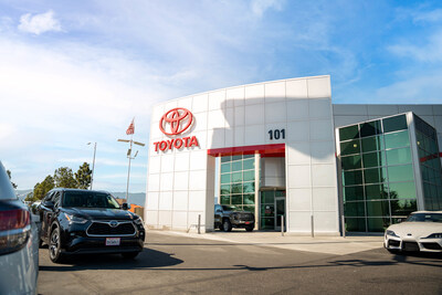 Visite Swickard Toyota 101 en 386 Convention Way, Redwood City, CA 94063 o navegue por nuestro extenso inventario en línea en swickardtoyota101.com. (PRNewsfoto/Swickard Auto Group)