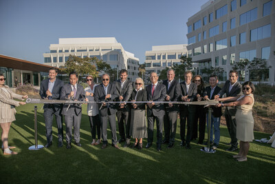 Dan D'Orazi, Breakthrough Properties; San Diego Mayor Todd Gloria; Kelly Farrell; Pfizer, Pradeep Khosla, Ph.D., UCSD Chancellor; Brent Gaylord, Becton Dickinson; Dr. Rebecka Belldegrun, Bellco Capital; Dr. Arie Belldegrun, Bellco Capital; John Kessler, Mitsui Fudosan America, Inc. (MFA); Rob Speyer, Tishman Speyer; Susie Harborth, Breakthrough Properties; Takeyoshi Sugimoto, Mitsui Fudosan America, Inc. (MFA); Dan Belldegrun, Breakthrough Properties (Credit: @caliviewfinders)