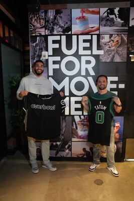 Jayson trades jerseys with everbowl founder Jeff Fenster