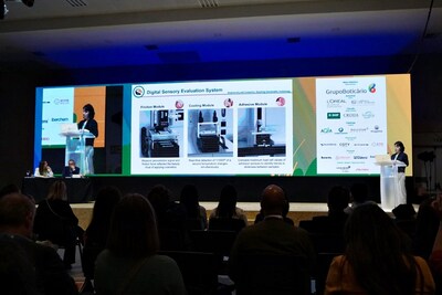 Photo__Amorepacific_Presents_Latest_Research_at_IFSCC_F.jpg