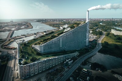 ARC in Copenhagen captures up to 4 tons of CO2 daily which is eventually being integrated by Carbonaide into their sustainable concrete production process. (©Petr Chodura / Mammut Sports Group AG)