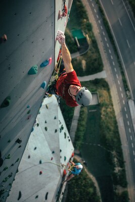 The initiative's visual representation features multiple-time World Champion and Olympian Adam Ondra climbing the artificial route on the exterior of CopenHill. (©Petr Chodura / Mammut Sports Group AG)