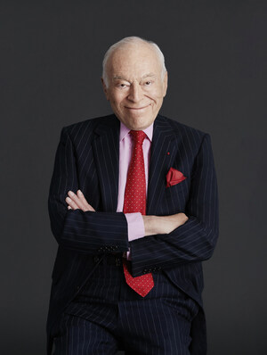 Leonard A. Lauder is honored with the Neiman Marcus Award for Distinguished Service in the Field of Fashion