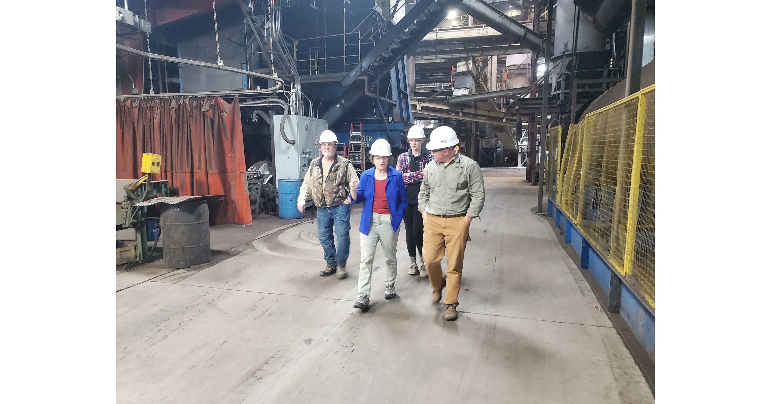 Sen. Amy Klobuchar tours American Peat Technology sites for Manufacturing Month