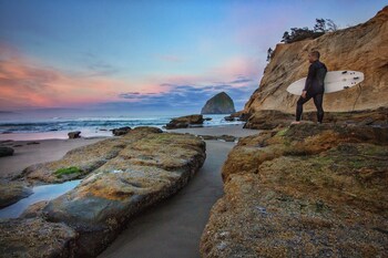 Travelers are invited to start planning their visit to the Oregon Coast where 'Every Stay Gives Back' with Kind Traveler's participating lodging and charity partners.